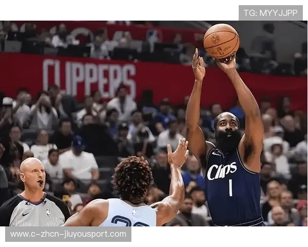 伦纳德弧顶三分稳稳入网，快船在加时中笑到最后